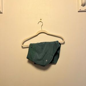 Lululemon 2.5 inch speed up short!